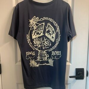 The north face T-shirt, size men’s medium